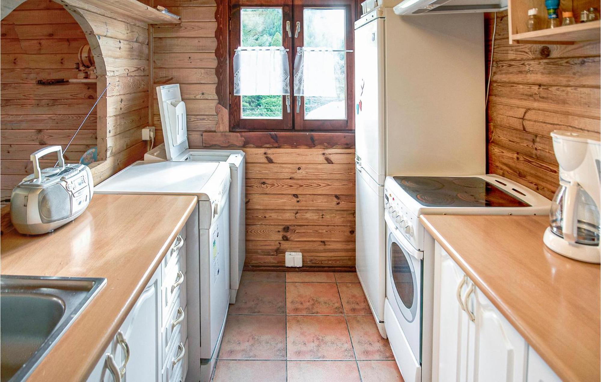 Nice Home In Mscice With Kitchen Buitenkant foto